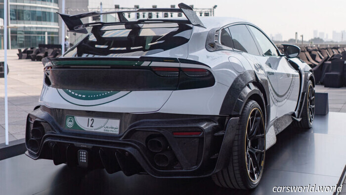 El nuevo SUV policial exótico de Dubái podría ser un crimen en sí mismo | Carscoops